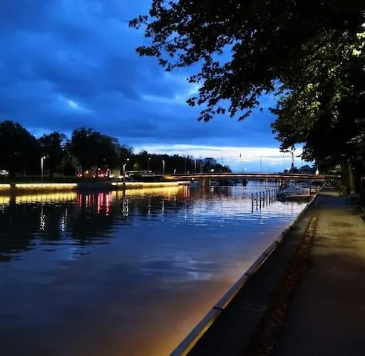 1 Bedroom Cityhome 1-5 Pers, Wifi, Washing Machine Apartment *